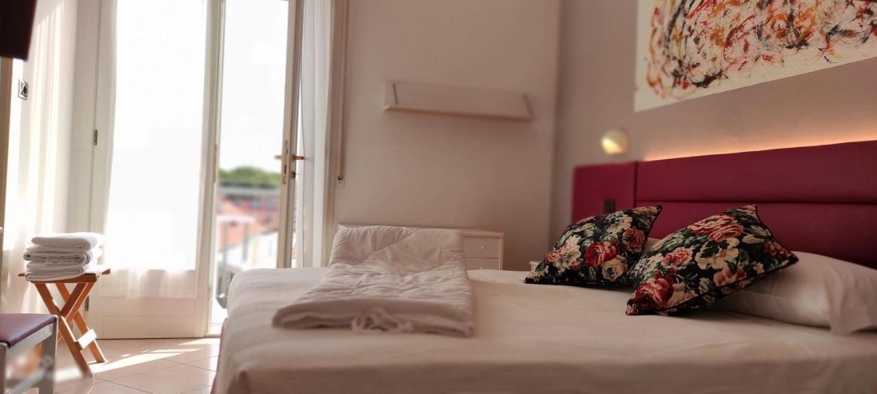 Hotel Villa Platani Riccione Ngoại thất bức ảnh